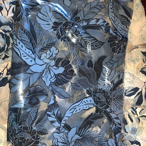 VS PINK Clear Vinyl Beach Bag - Picture 2 of 4